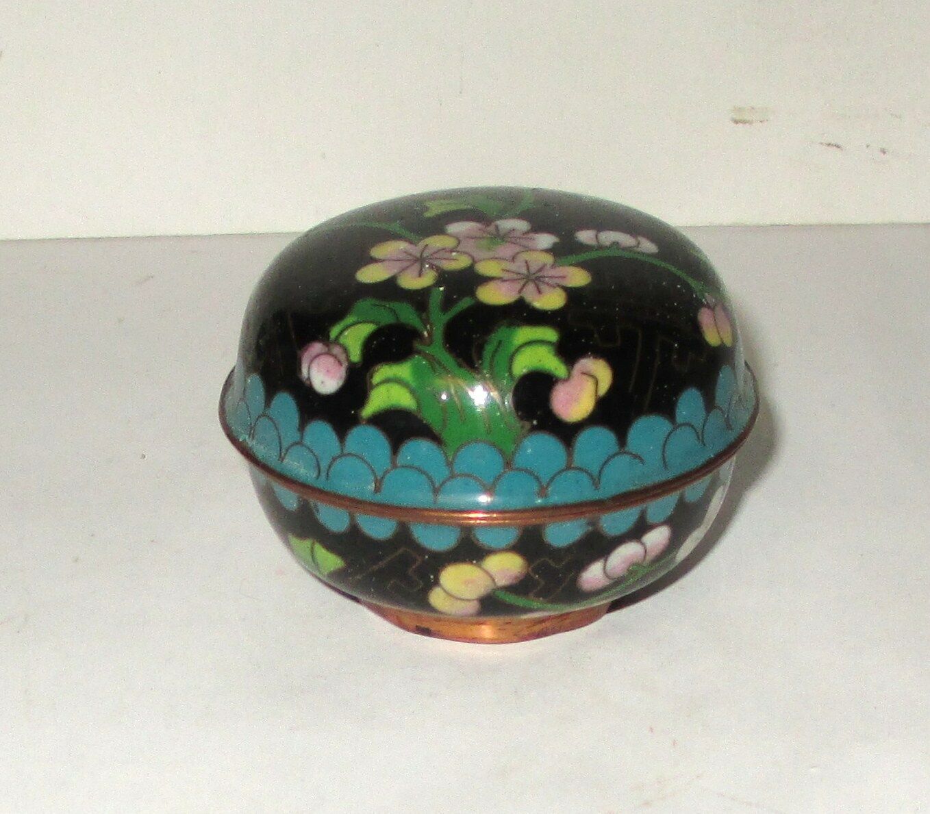 Old Small Chinese Cloisonne Black Enamel Floral Design Trinket Jar Bowl Box