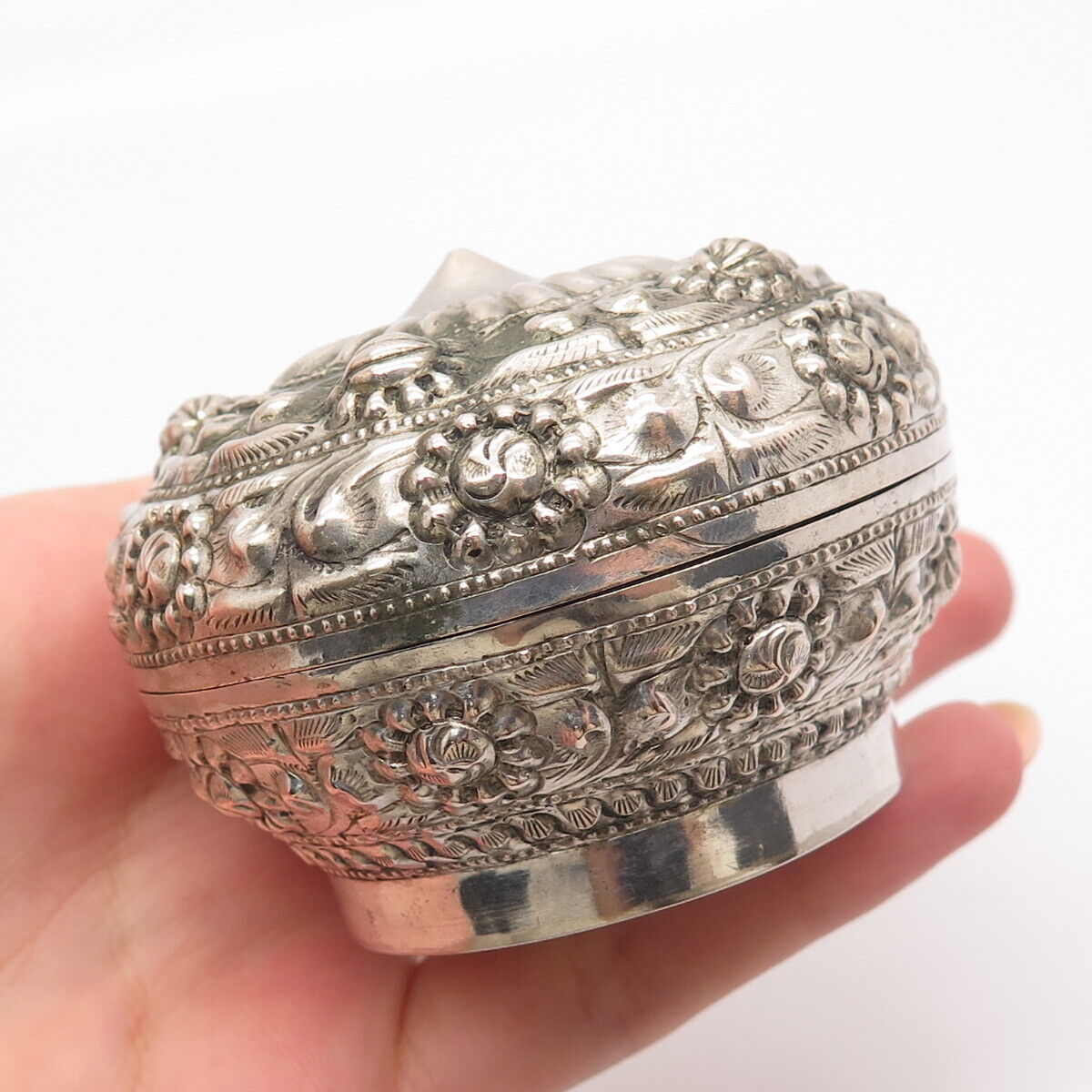 Rare Antique Chinese Export Silver Repousse Floral Handcrafted Betel Box
