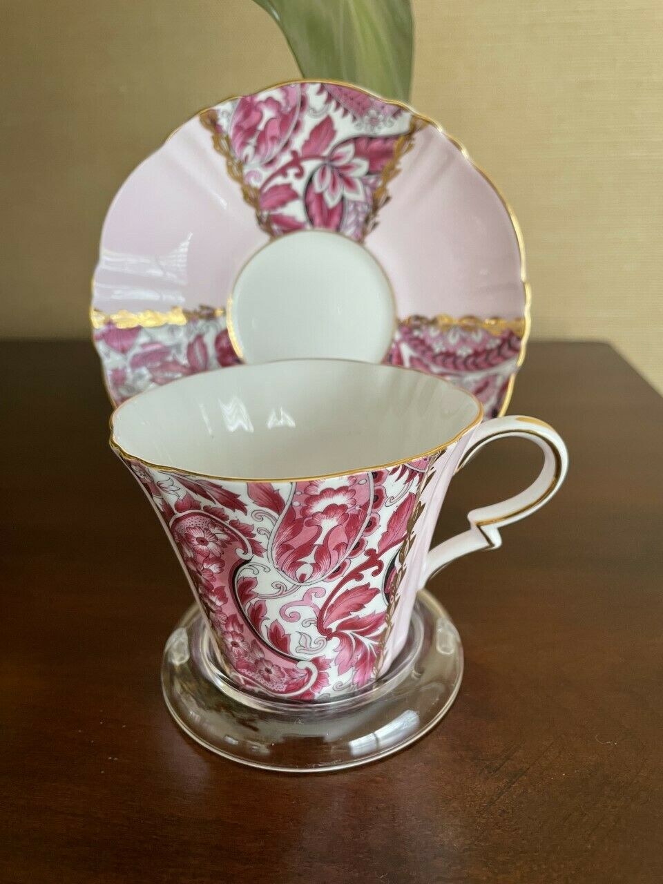 Royal Standard Pink Burgundy Panel Paisley Chintz Tea Cup/saucer Lovely! England