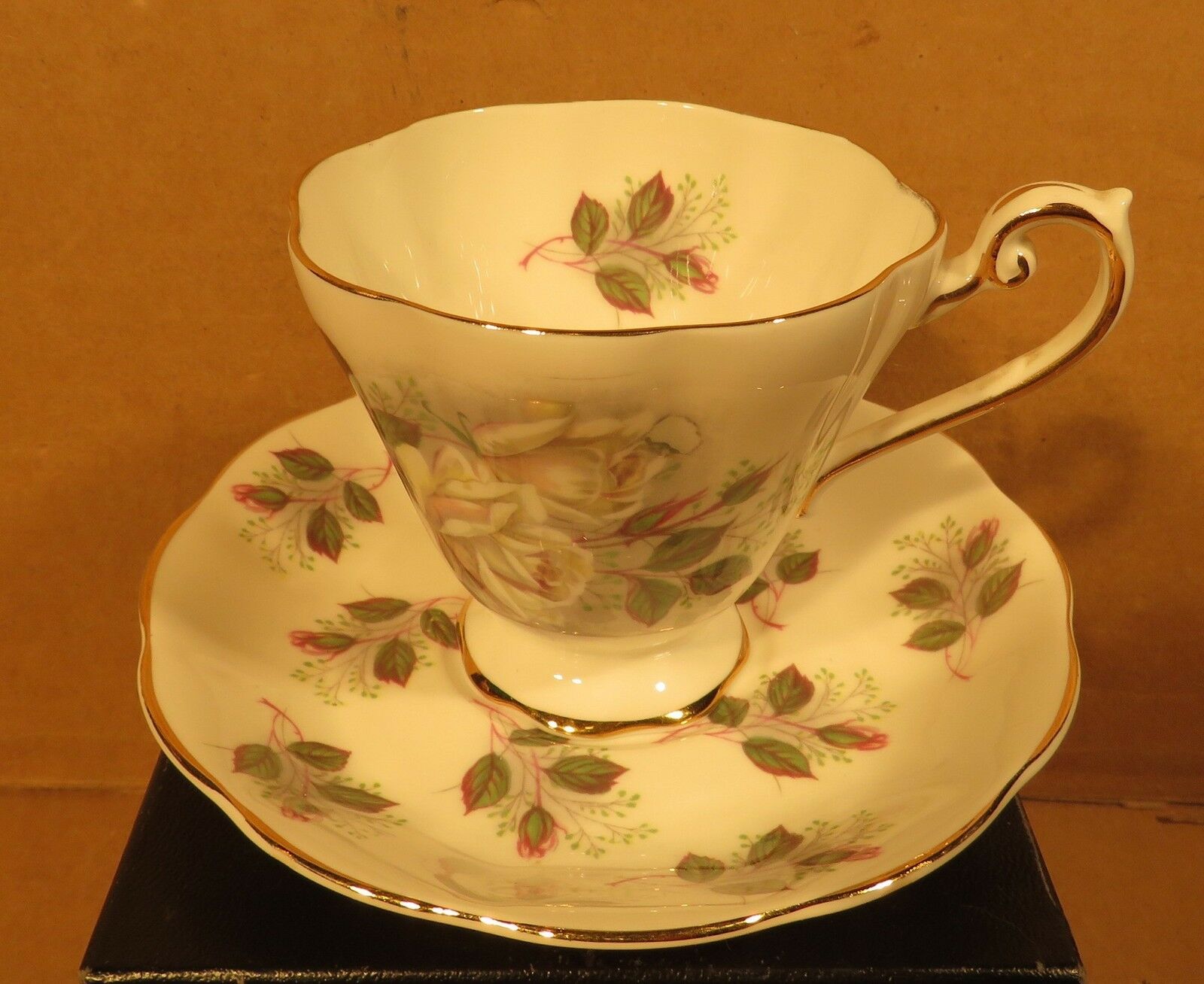 Vintage Royal Standard White Rose Pattern 282 Teacup & Saucer Made In England