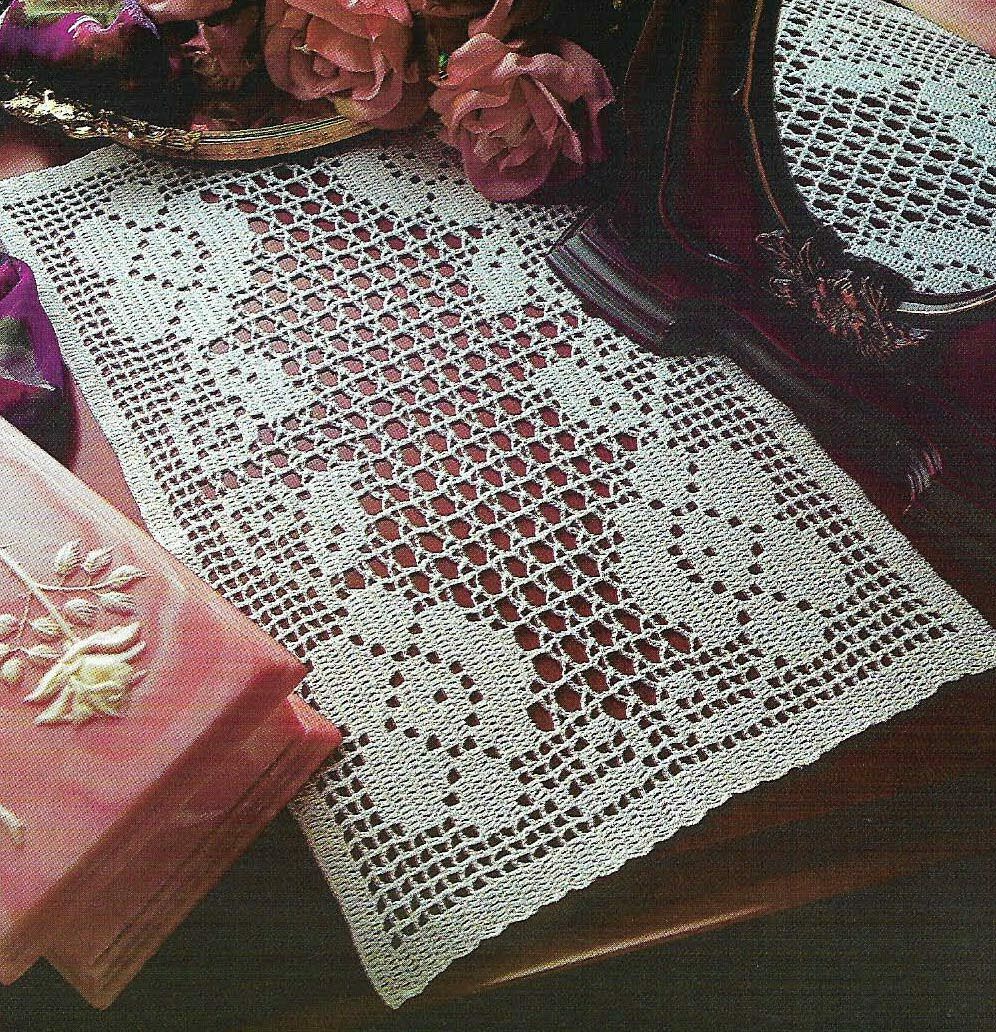 Four Roses Doily Filet Digest Size Crochet Pattern Instructions